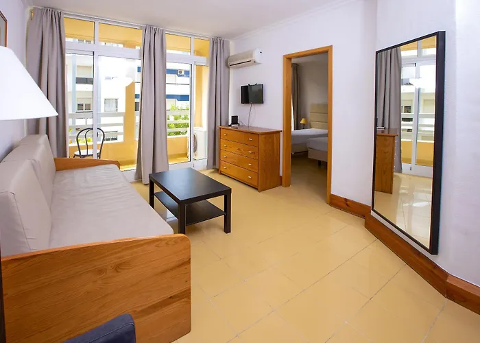 福斯阿特兰蒂达公寓酒店 4* 蒙蒂戈杜